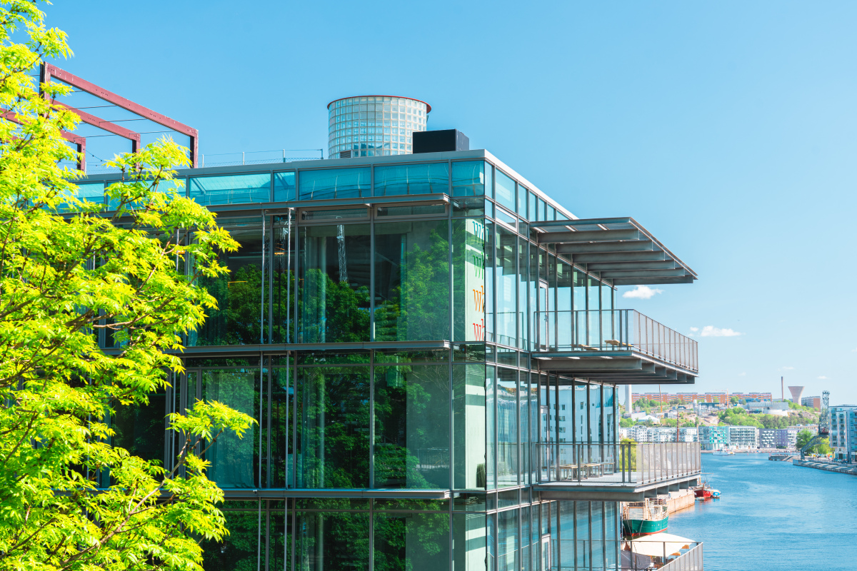 Green Building: Advantages, Disadvantages, and Future Prospects