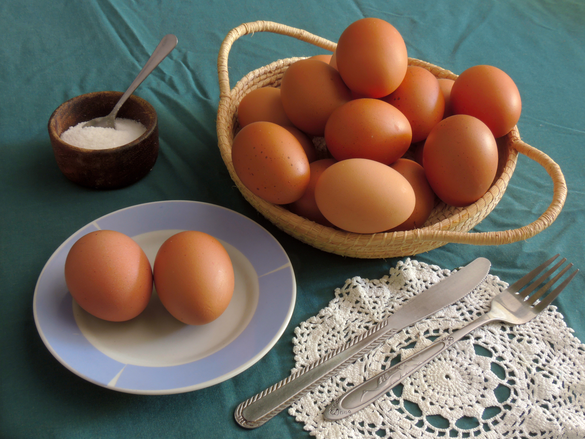 cooked eggs ready to eat.