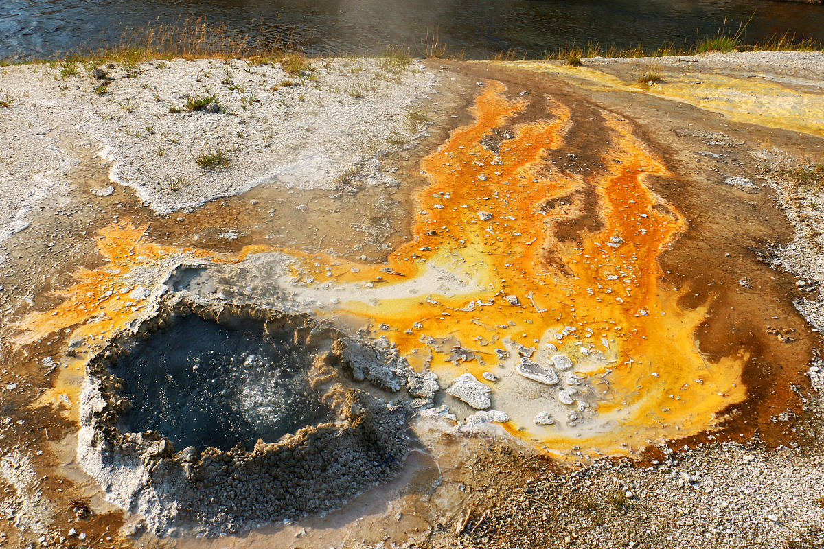 黄石的媒体曝光平台有哪些｜黄石媒体曝光求助热线是多少 要求：创建一篇1500至2000字的解决方案