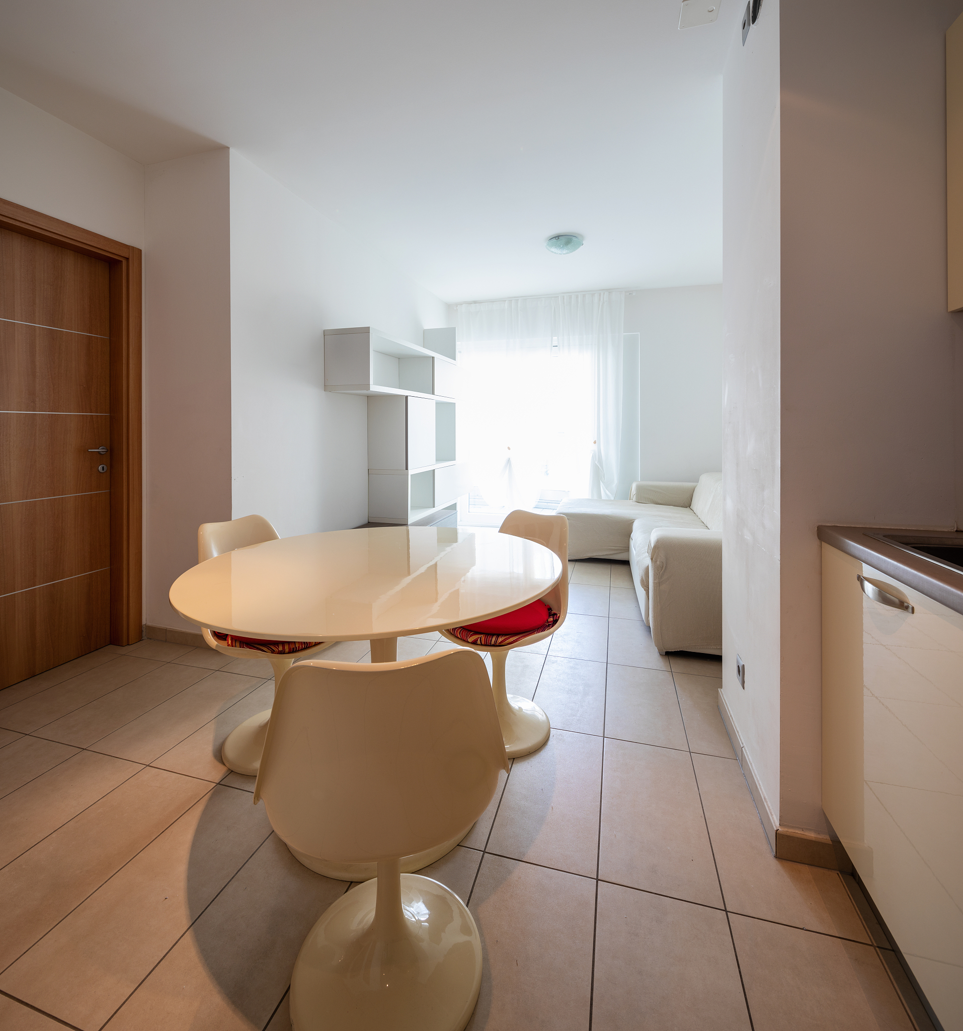 解压空间研究：国外研究方向与方法概述