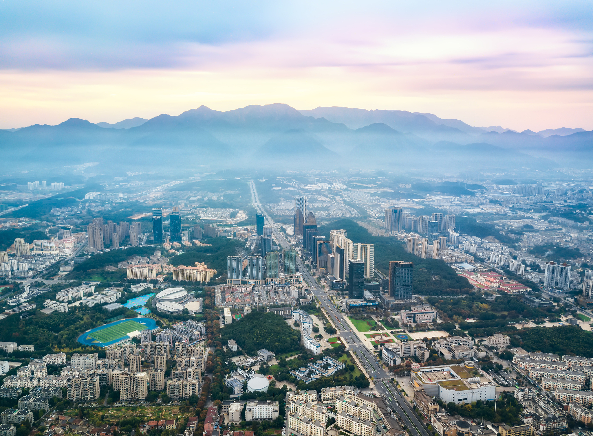航拍中国杭州桐庐县城市自然建筑风光