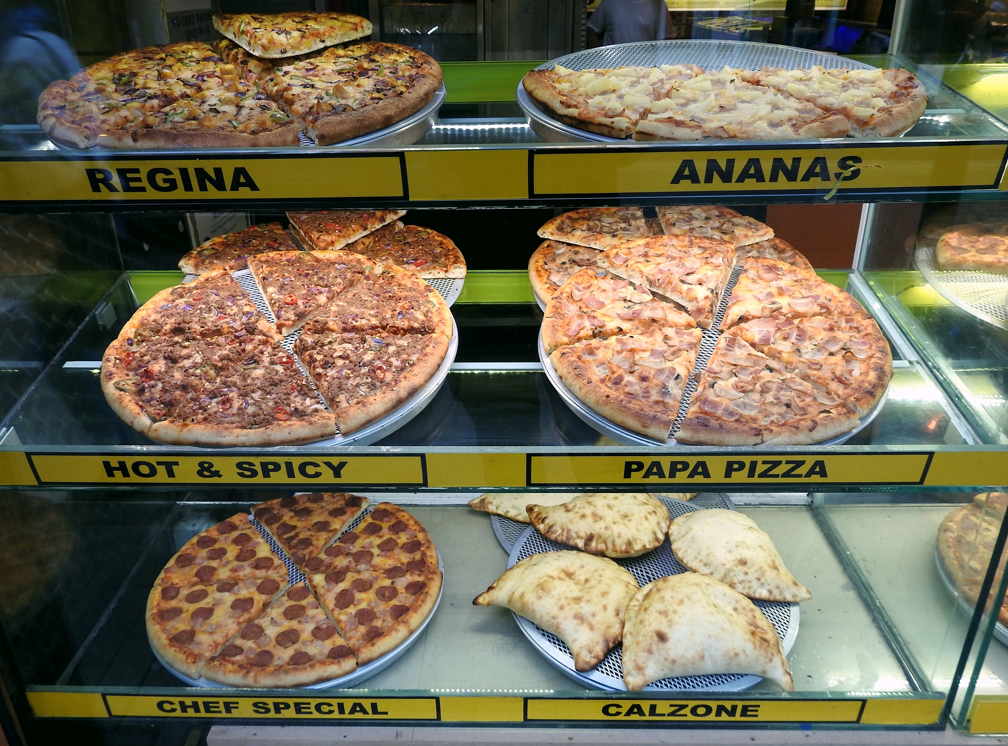 Write a 15-word paragraph about Choose good sandwich panel live broadcast