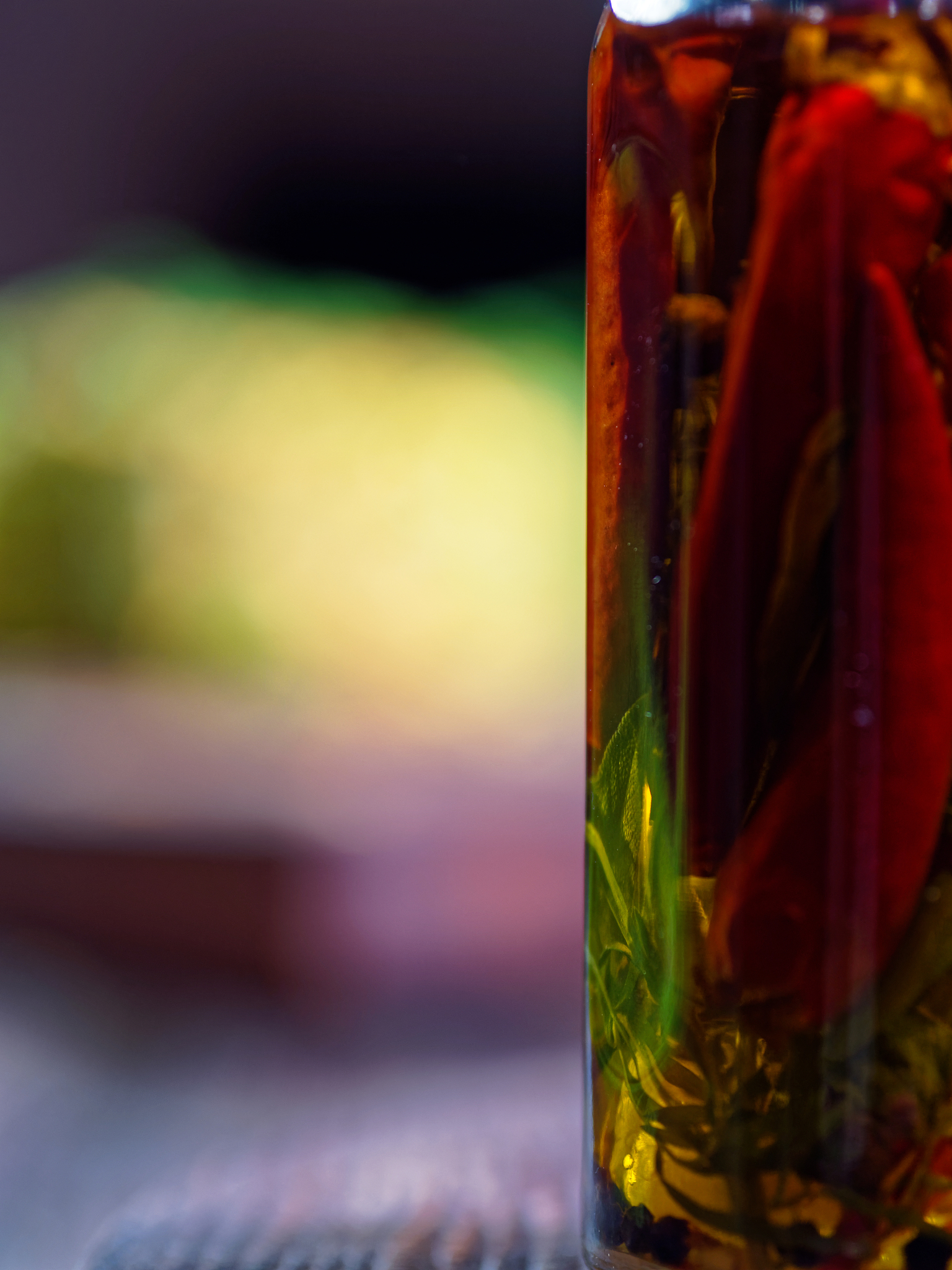 花椒油热量：每100克约900千卡，营养价值及控制方法