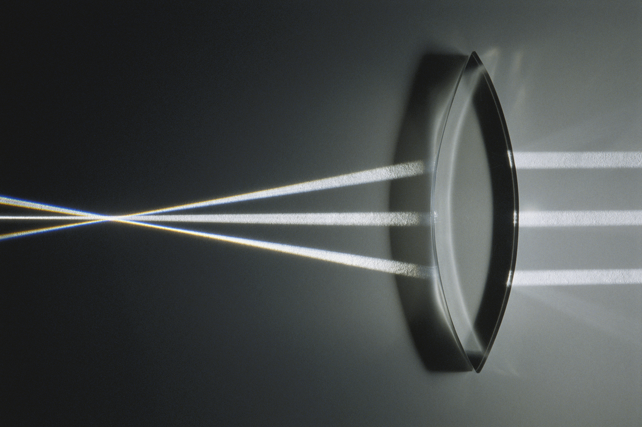 微透镜聚光技术：实现光束混合与均匀分布的原理