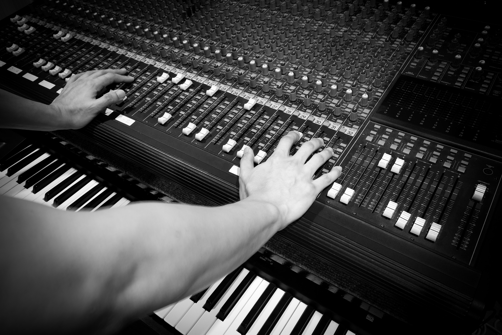 上海广电电子学校招生简章：开启电子信息技术奇妙之旅