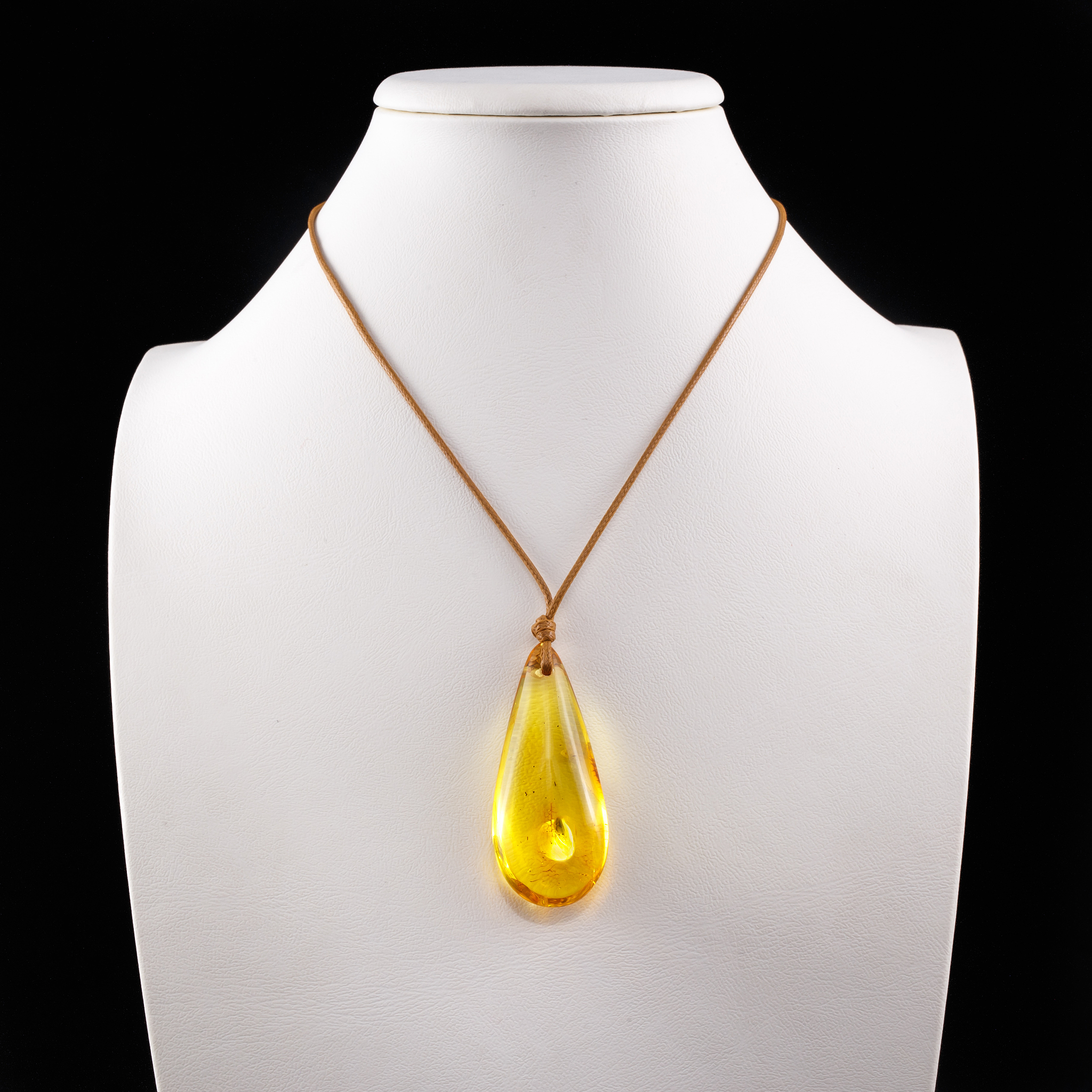 毕节市职业技术高级中学珠宝玉石加工与营销专业怎么样？就业前景、优势劣势分析