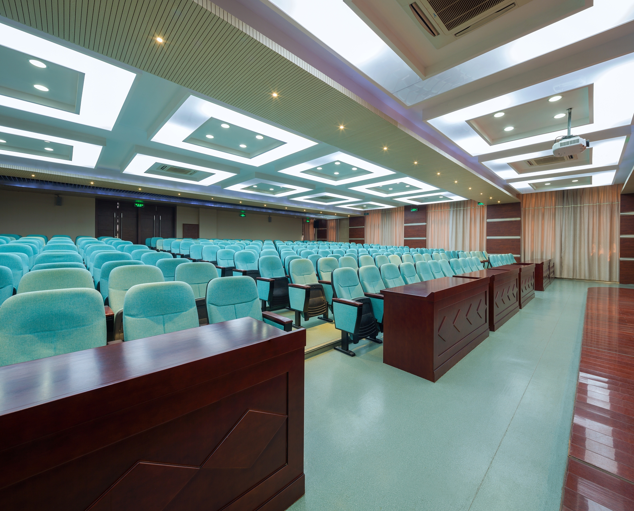 座位编排方式：会议、教室、剧场等场所的最佳布局