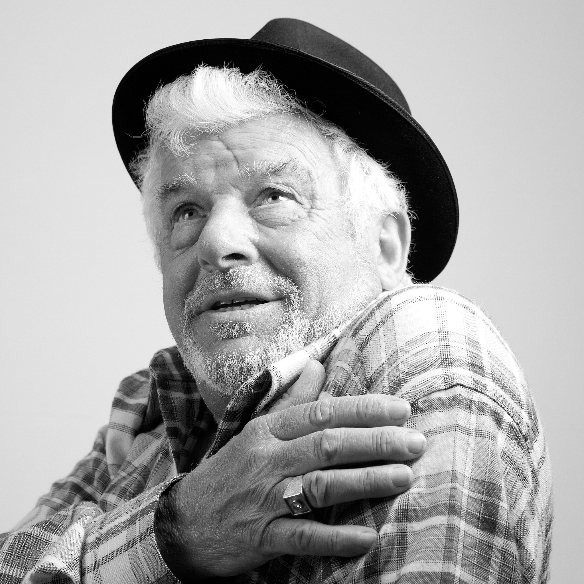 1976年逝世的著名人物：卡尔·韦伯·斯特林、艾米莉·勃朗特等