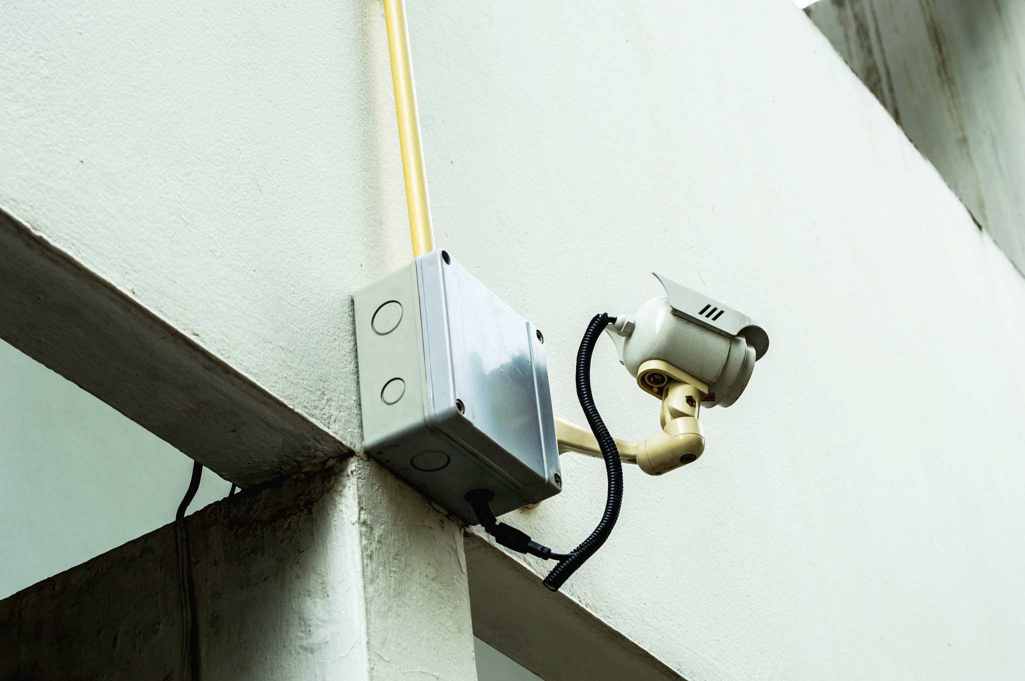 发现有人利用你的监控设备监控他人？立即采取行动！