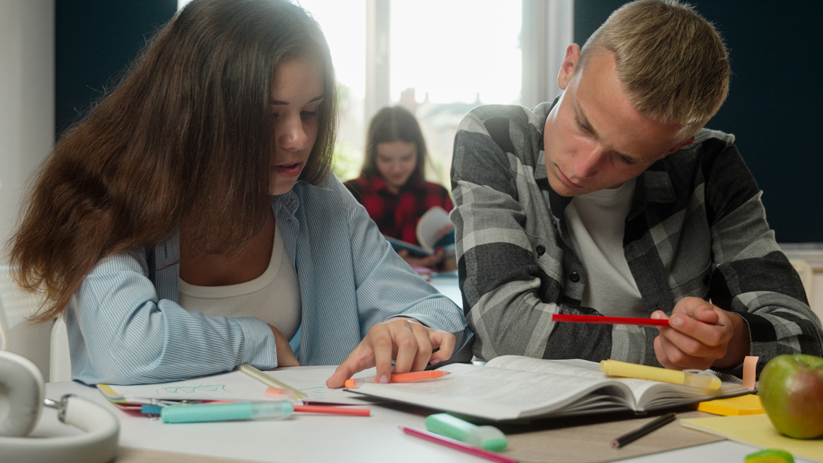 [学校名称]：成就梦想的优质高中选择