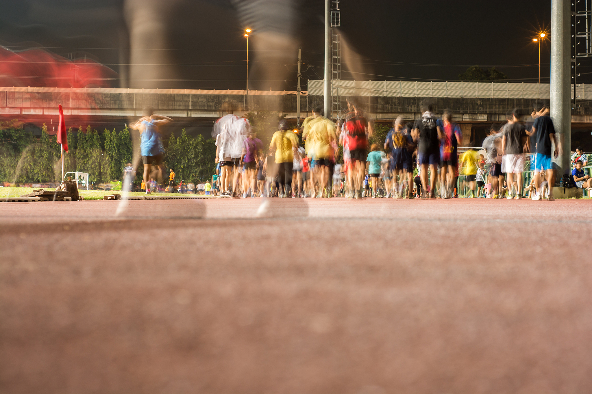 短跑运动员每周应进行几次核心力量训练？