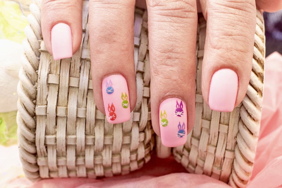 8岁准二年级女生可不可以涂指甲油具体说说