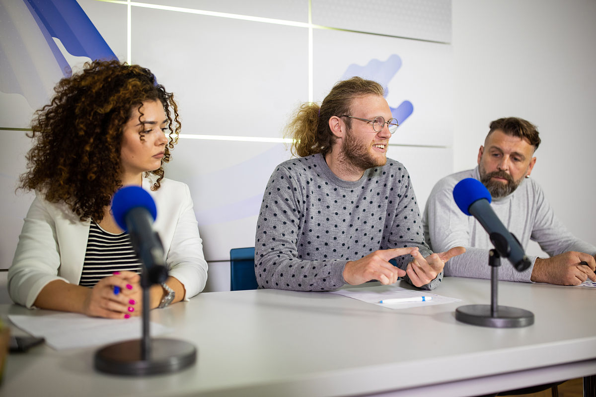 唐山市媒体曝光求助热线是多少？最管用的曝光平台 要求：创建一篇1500至2000字的解决方案