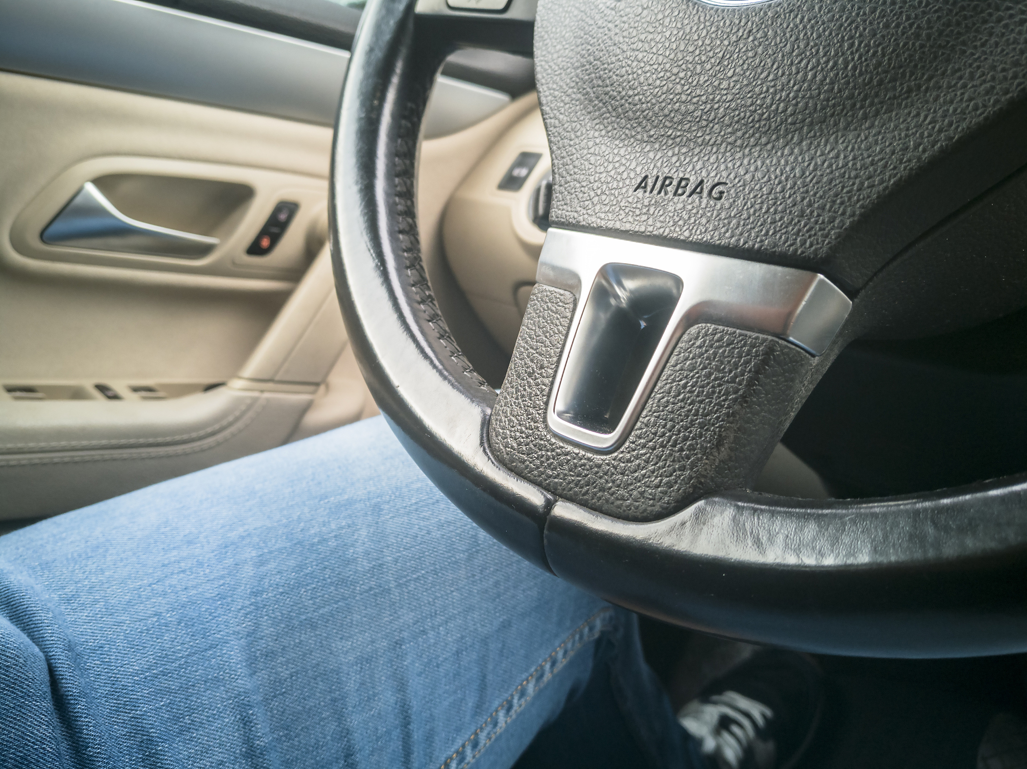 protection system. airbag sign
