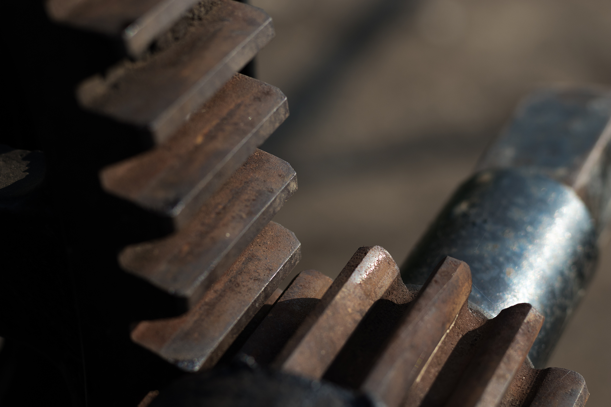 电子齿轮比分子分母哪个大？