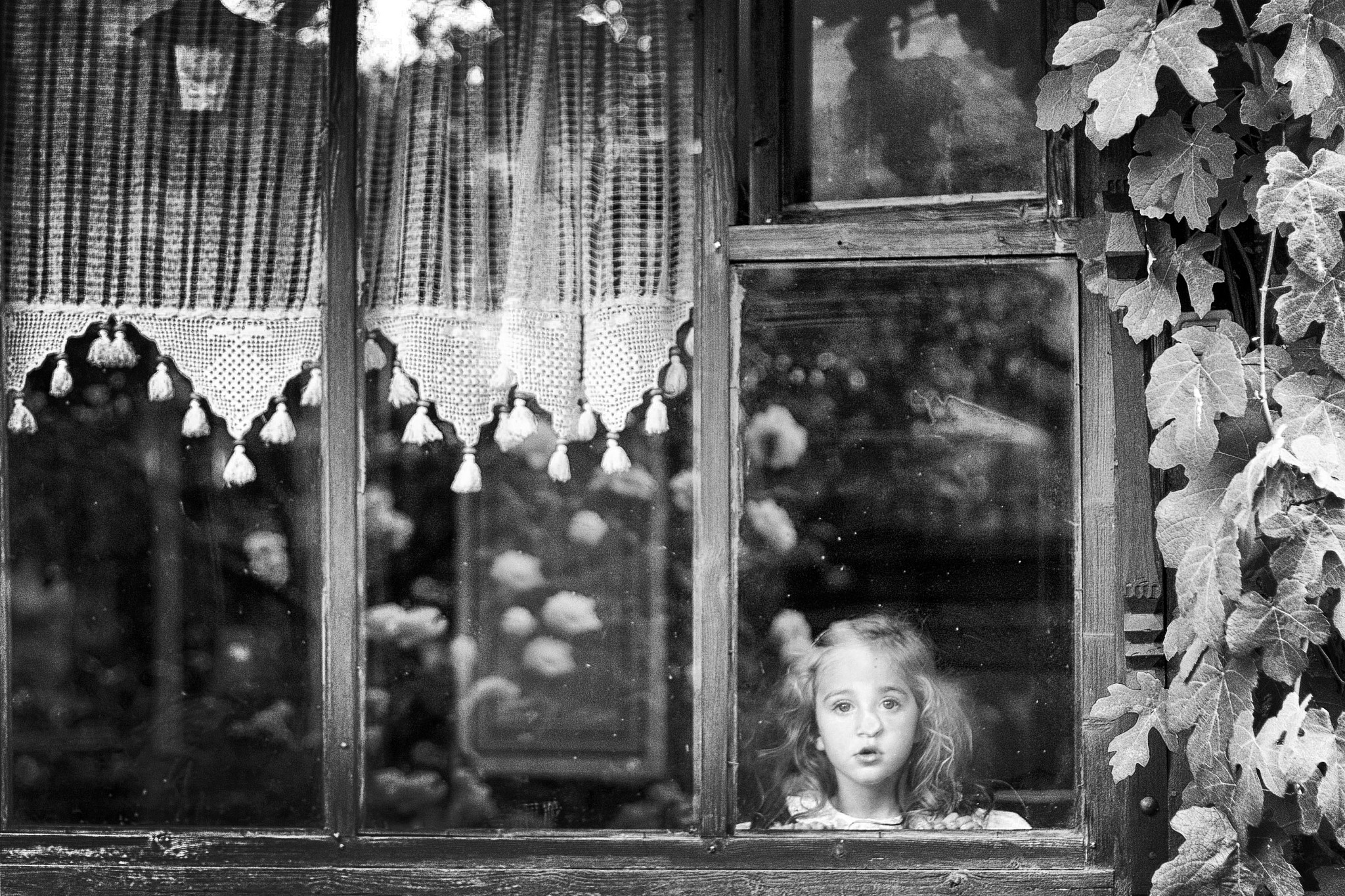 分析《简爱》中的女性主义英文版5000词论文格式有标题