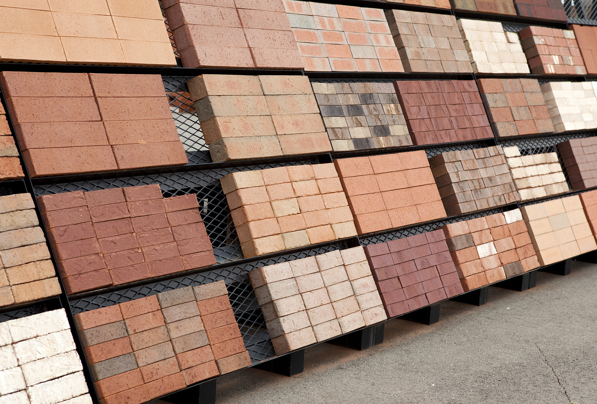 您好亲大庆那有旧荷兰砖出售在大庆荷兰砖批发市场 盐城市强大新型建材有限公司有旧荷兰砖出售的。