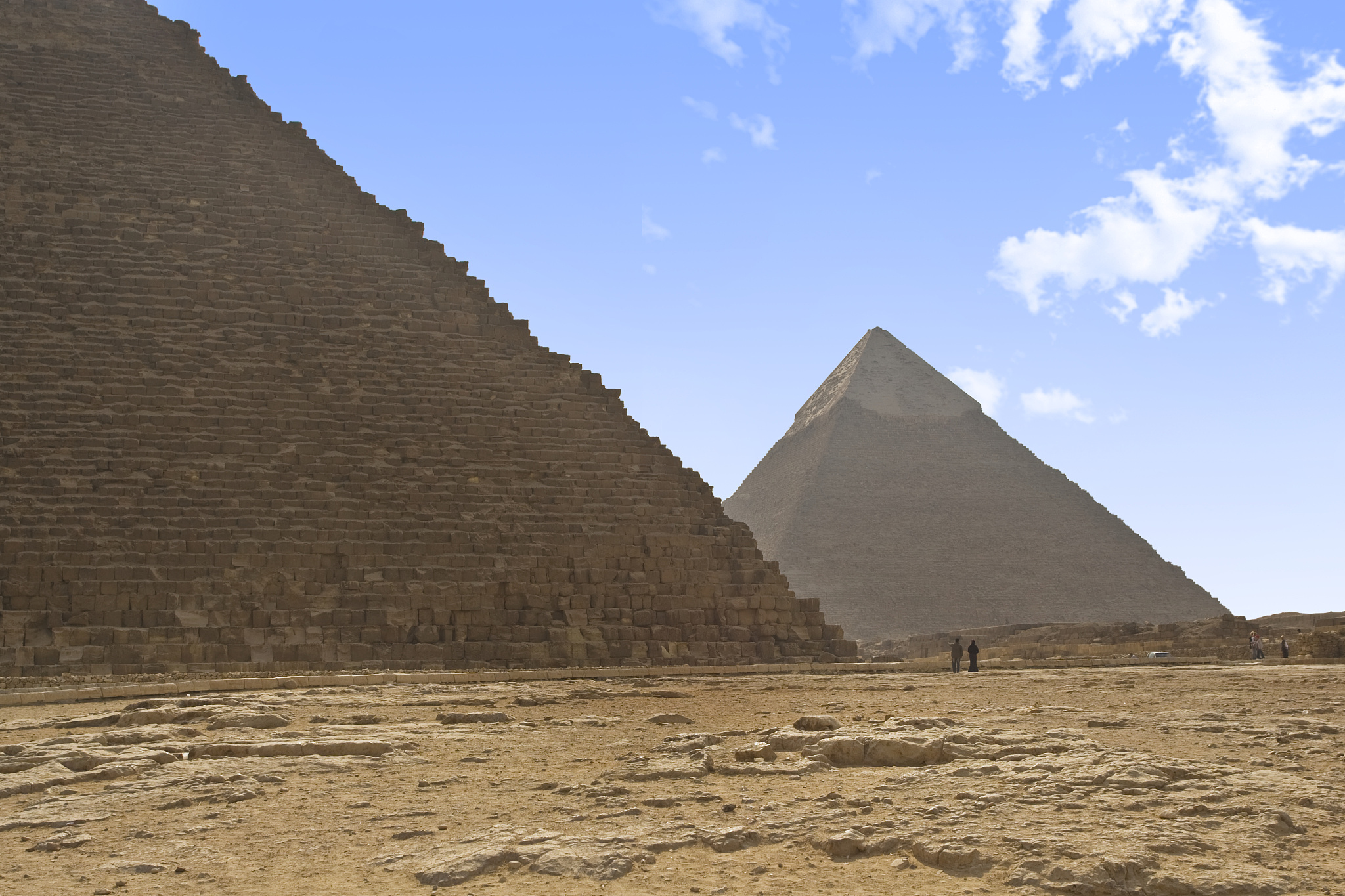 最古老的埃及金字塔: 探秘萨卡拉的祖鲁金字塔