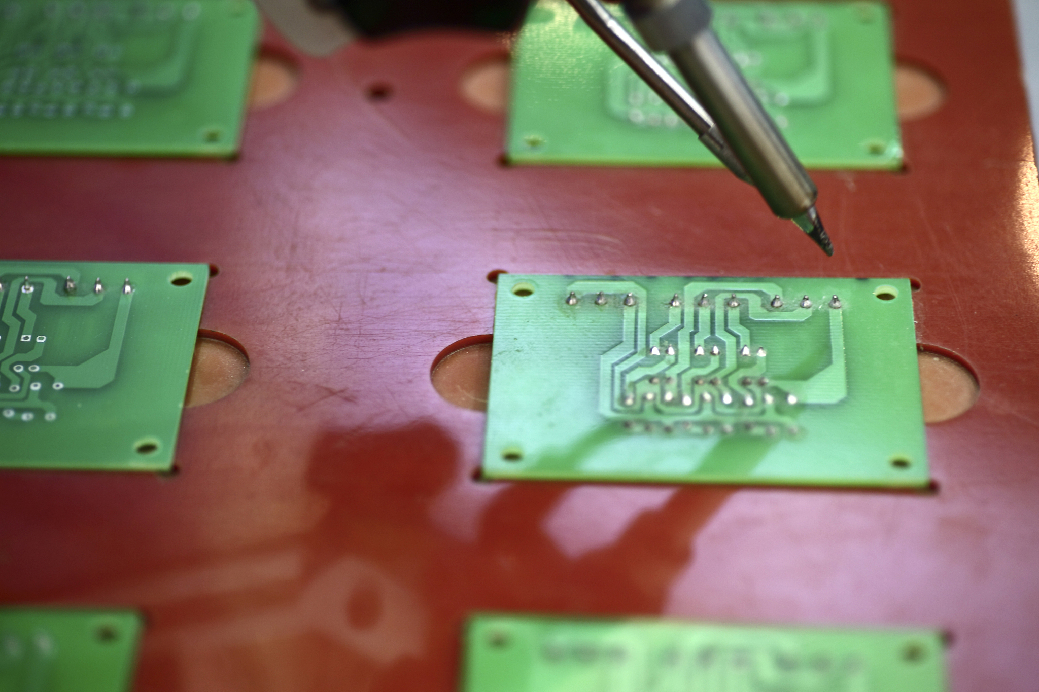 电子技术在制造业中的发展与应用：参考文献