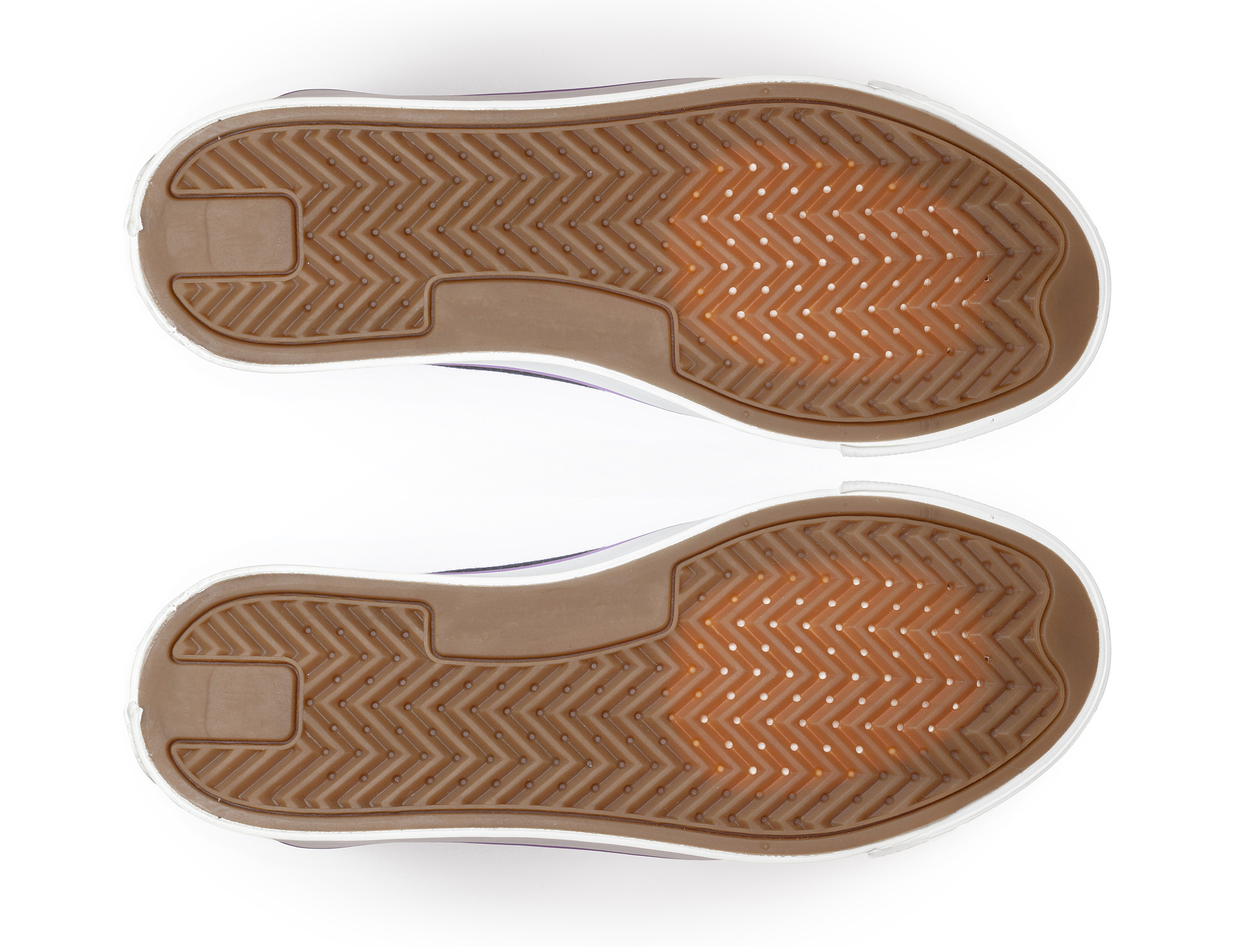 灵活舒适：分离式鞋底设计