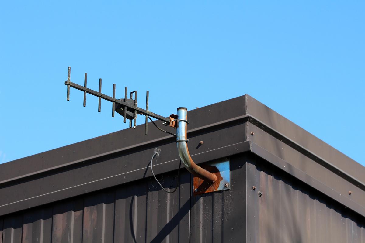 避雷针与避雷线的作用：守护建筑安全