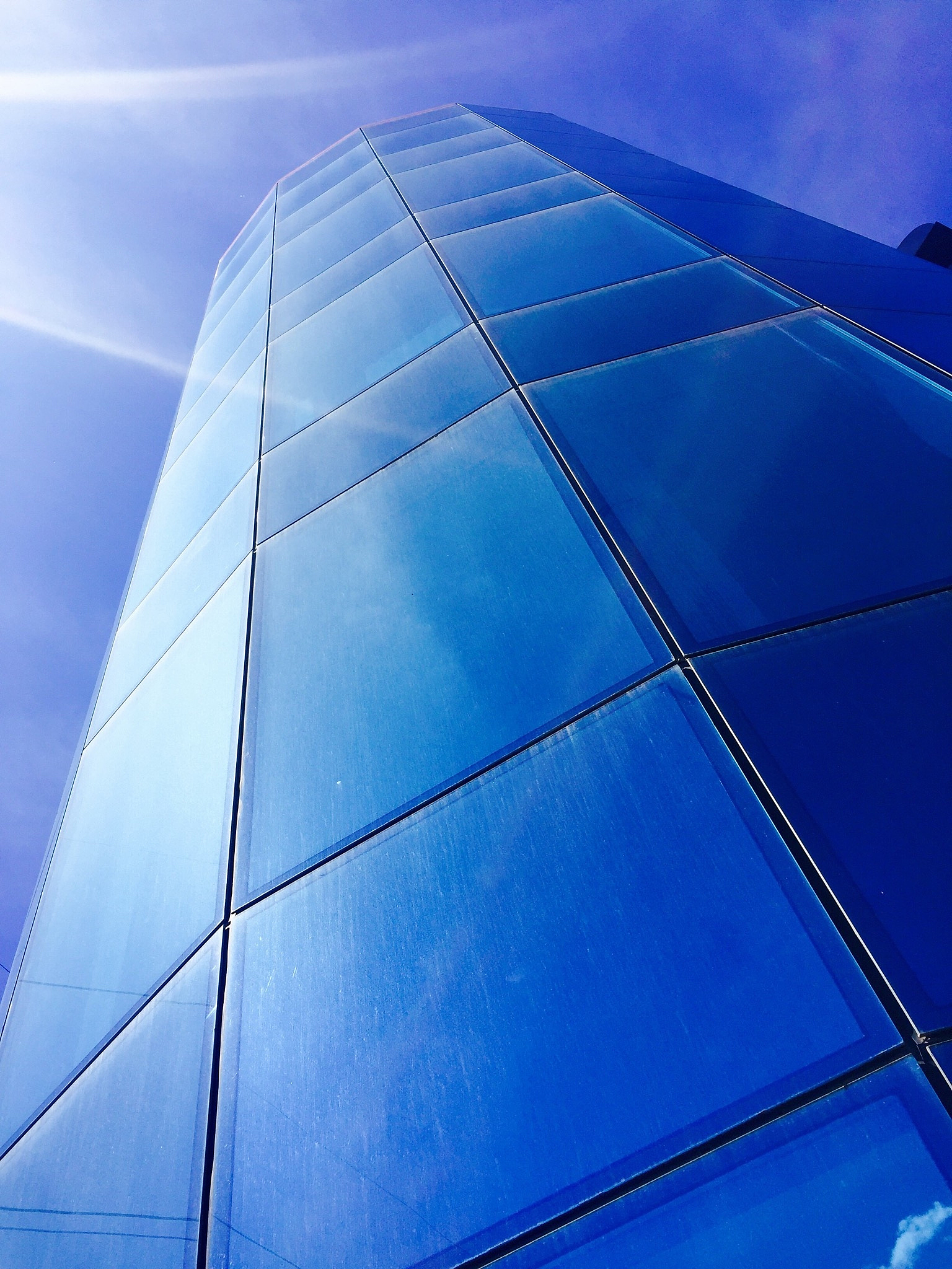 浮法玻璃制造工艺详解：优缺点及应用场景