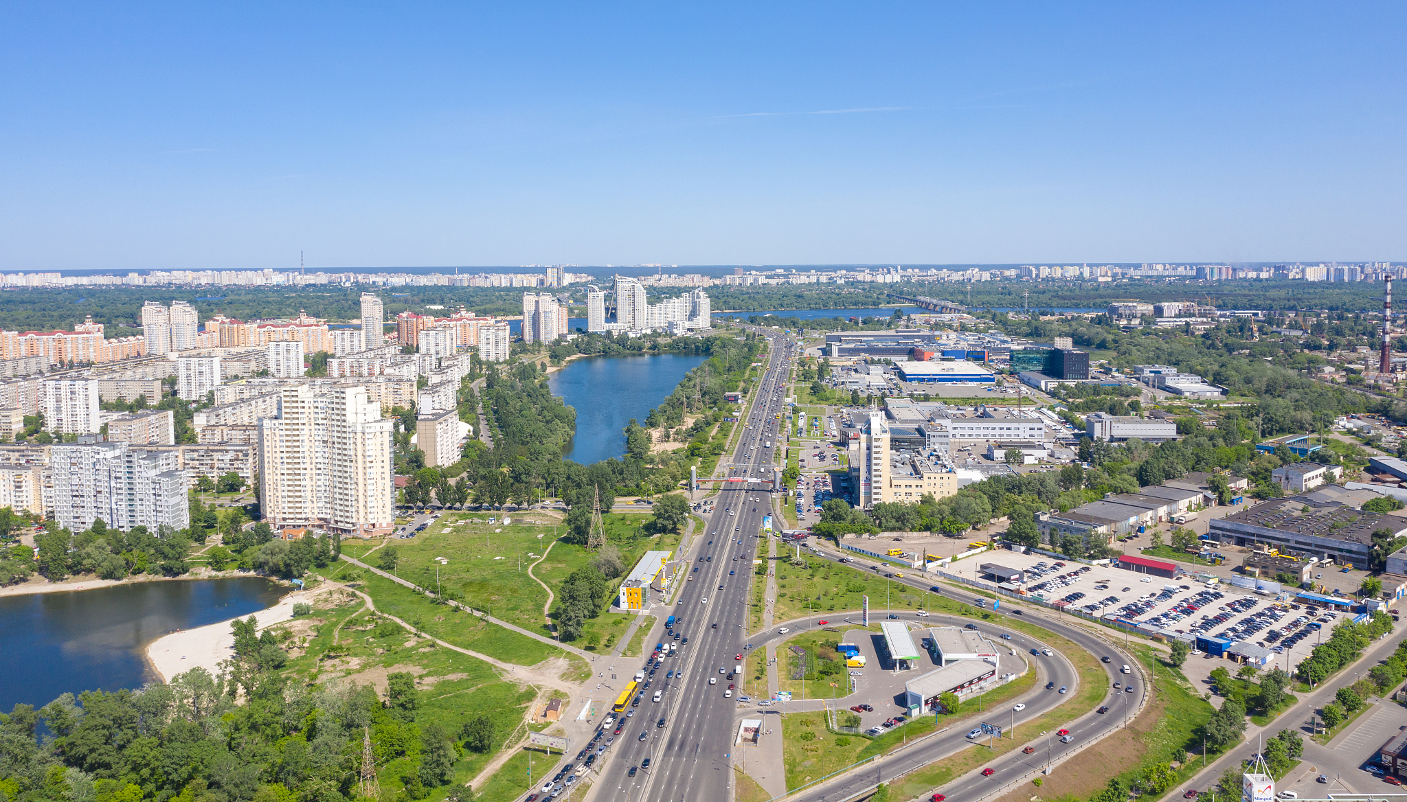 lake in the middle of the city