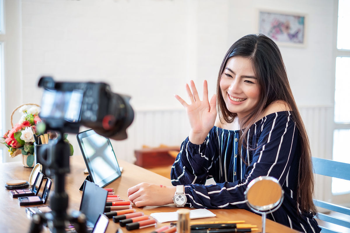 意公子视频风格解析：丰富多样，注重细节，充满情感