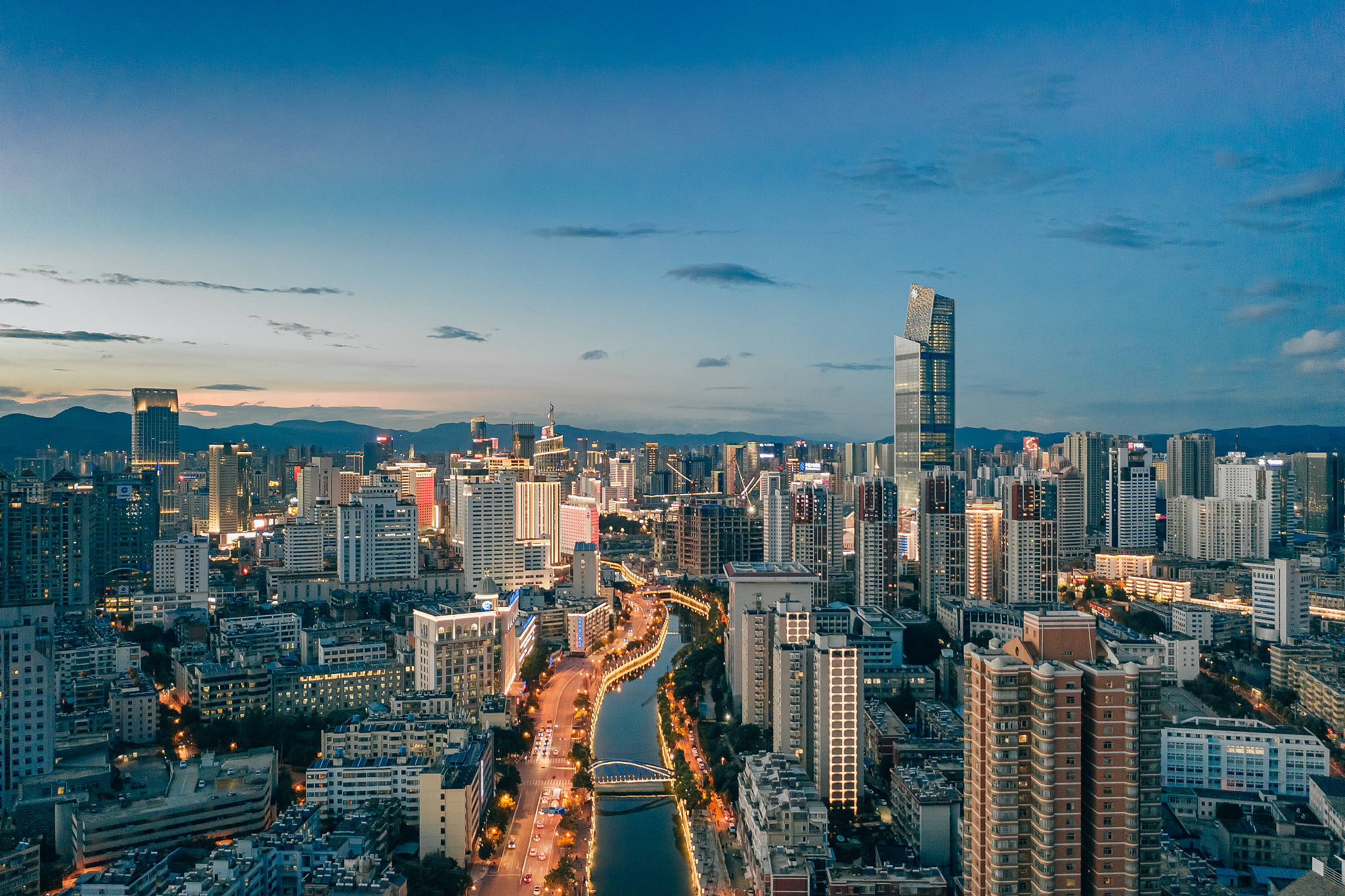 昆明市改革开放40多年：生活巨变，幸福升级