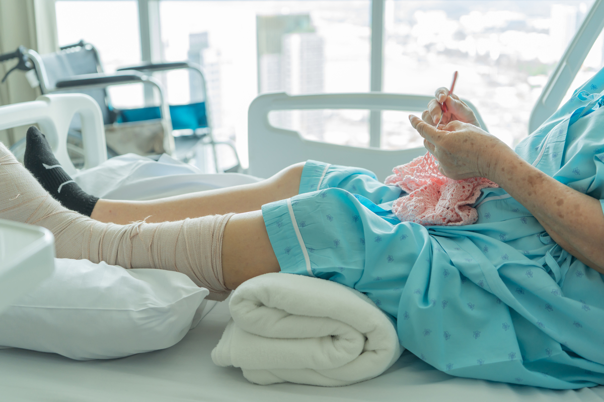 朋友做半麻手术，如何安慰她？