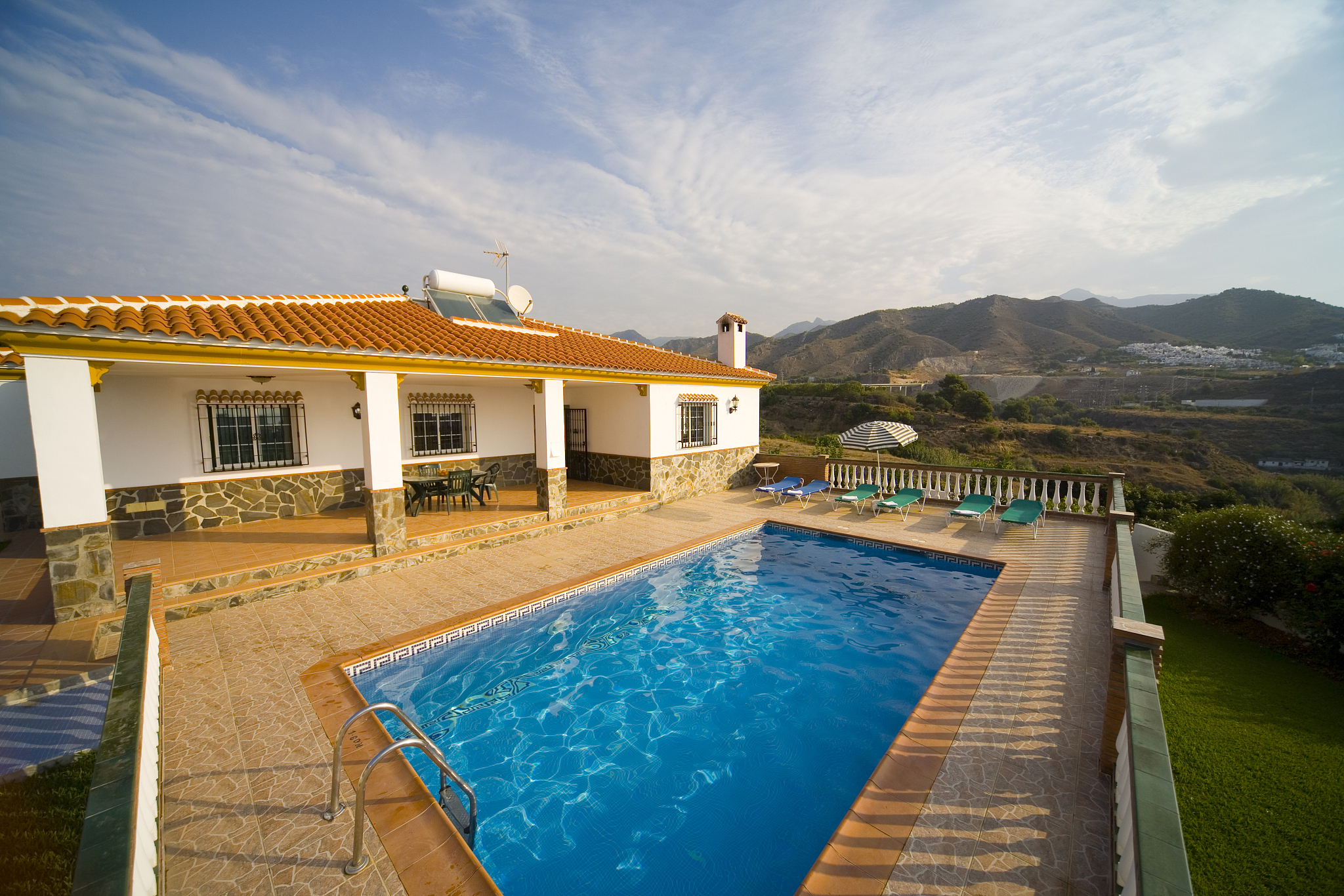 大连东泉假日温泉酒店暖居别墅回答加拓展。