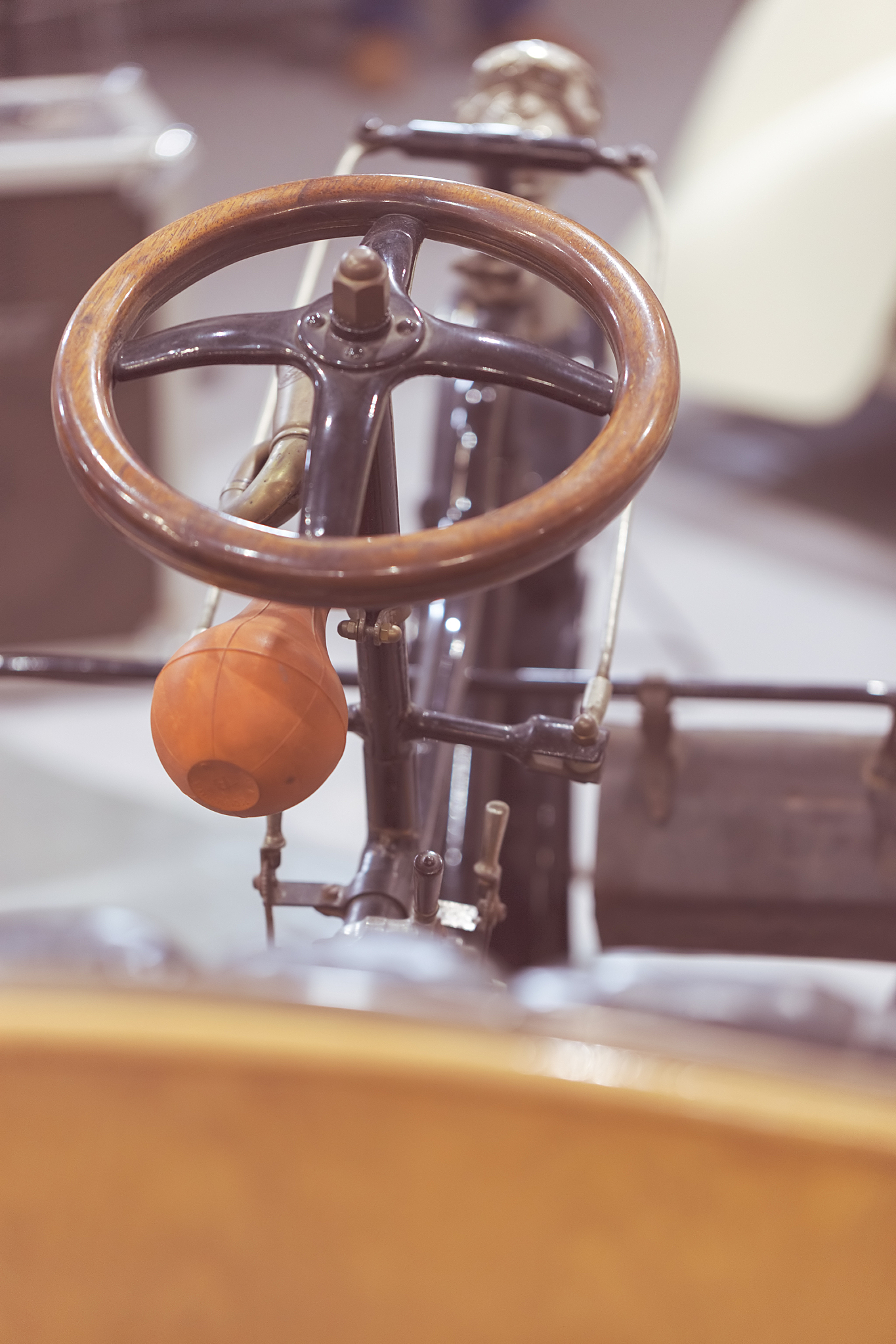 steering wheel of old- timer