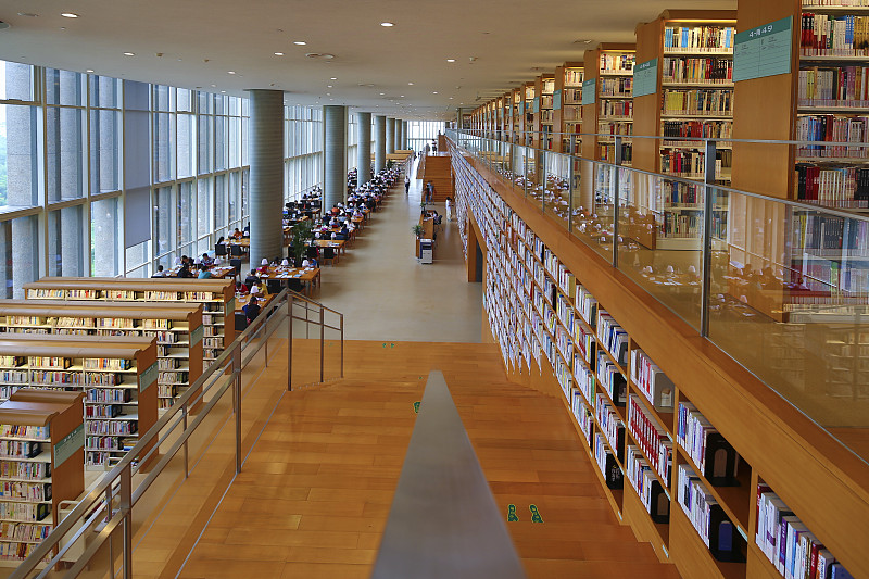 广西师范大学图书馆 - 广西地区最早的高校图书馆之一