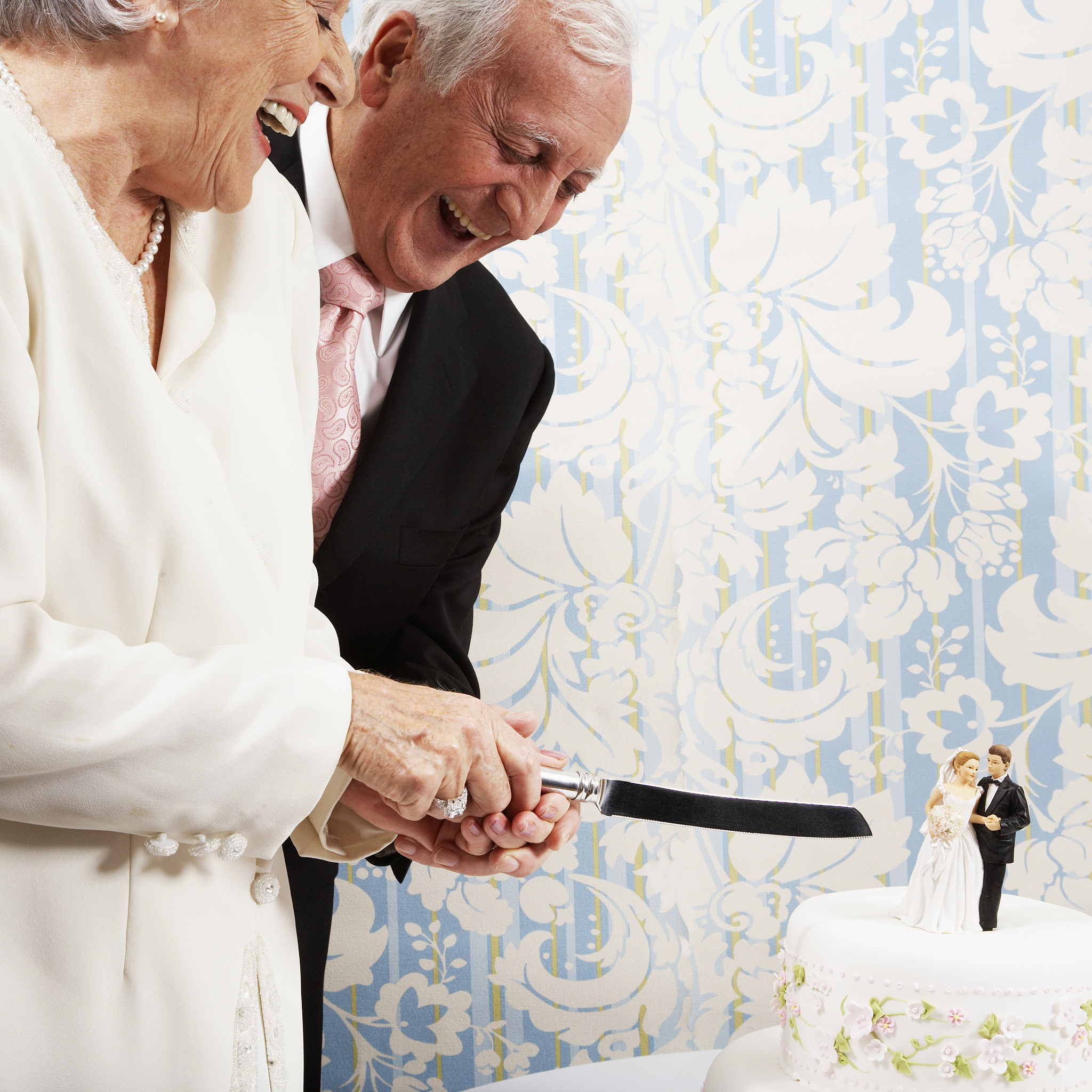 我前男友和我前女友的前女友的前男友结婚了