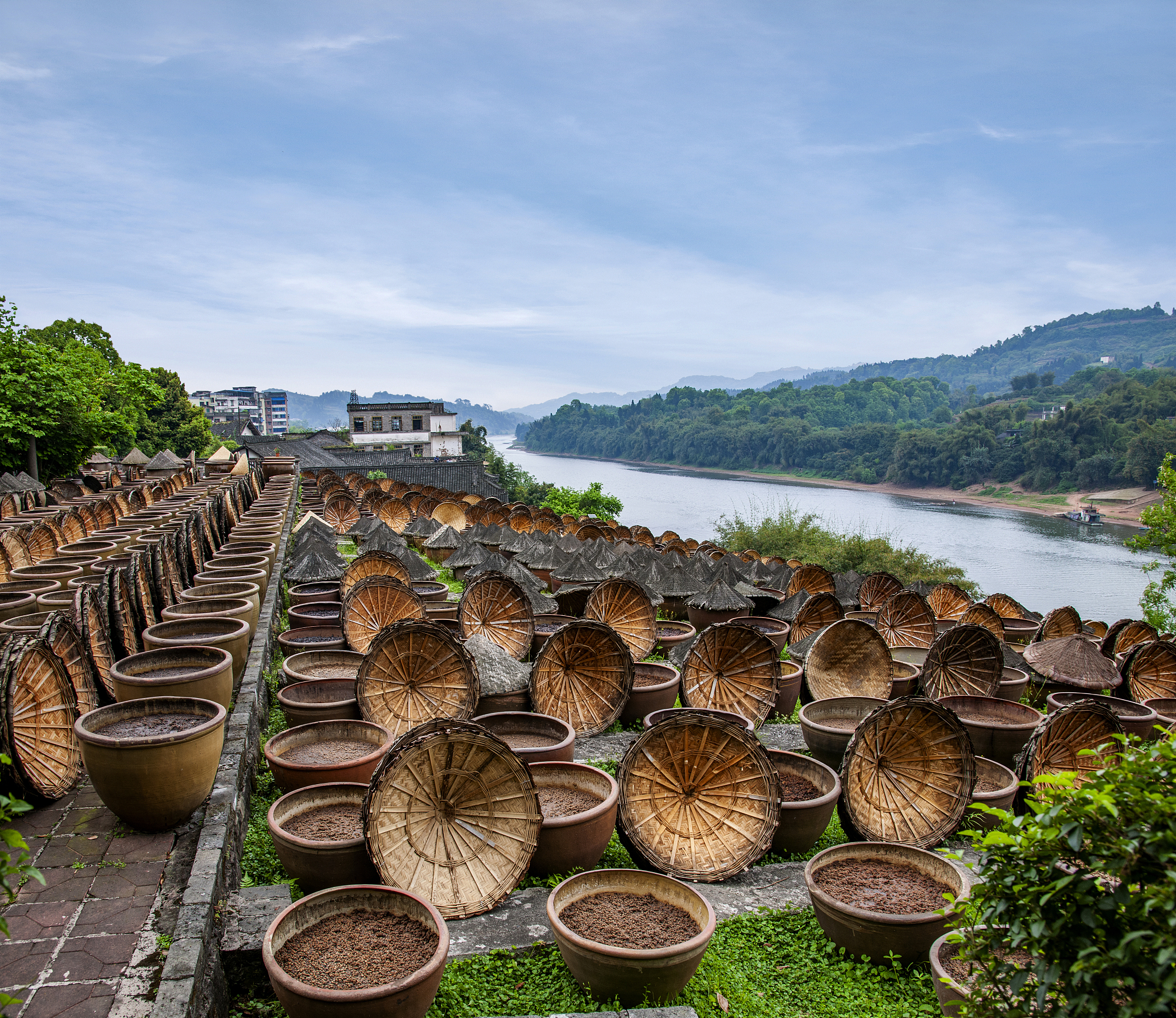 四川泸州房建总承包二级资质新办转让价格详细解析