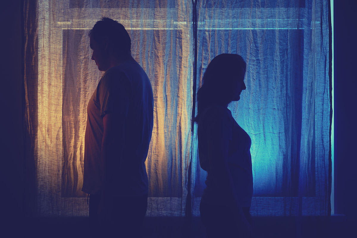 分手并不代表不爱：情感的复杂性与分离的痛苦