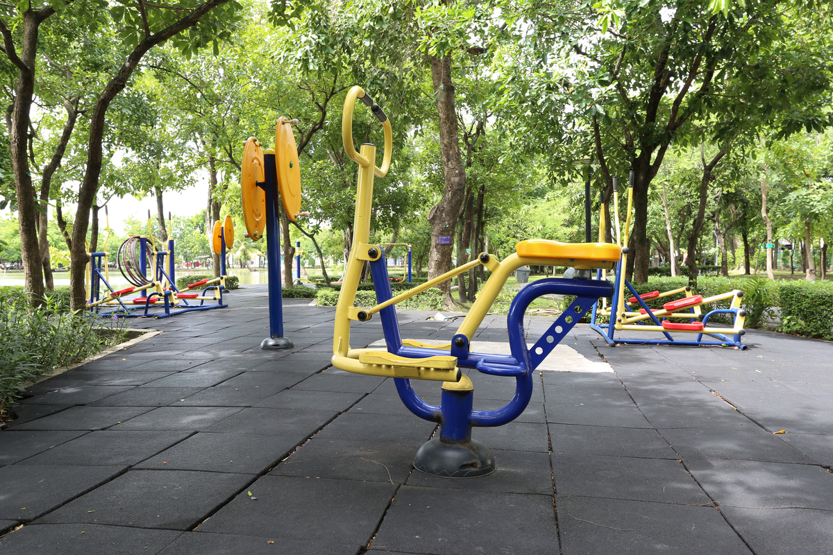 湛江市社区体育公共设施配置问题研究：现状、原因及对策