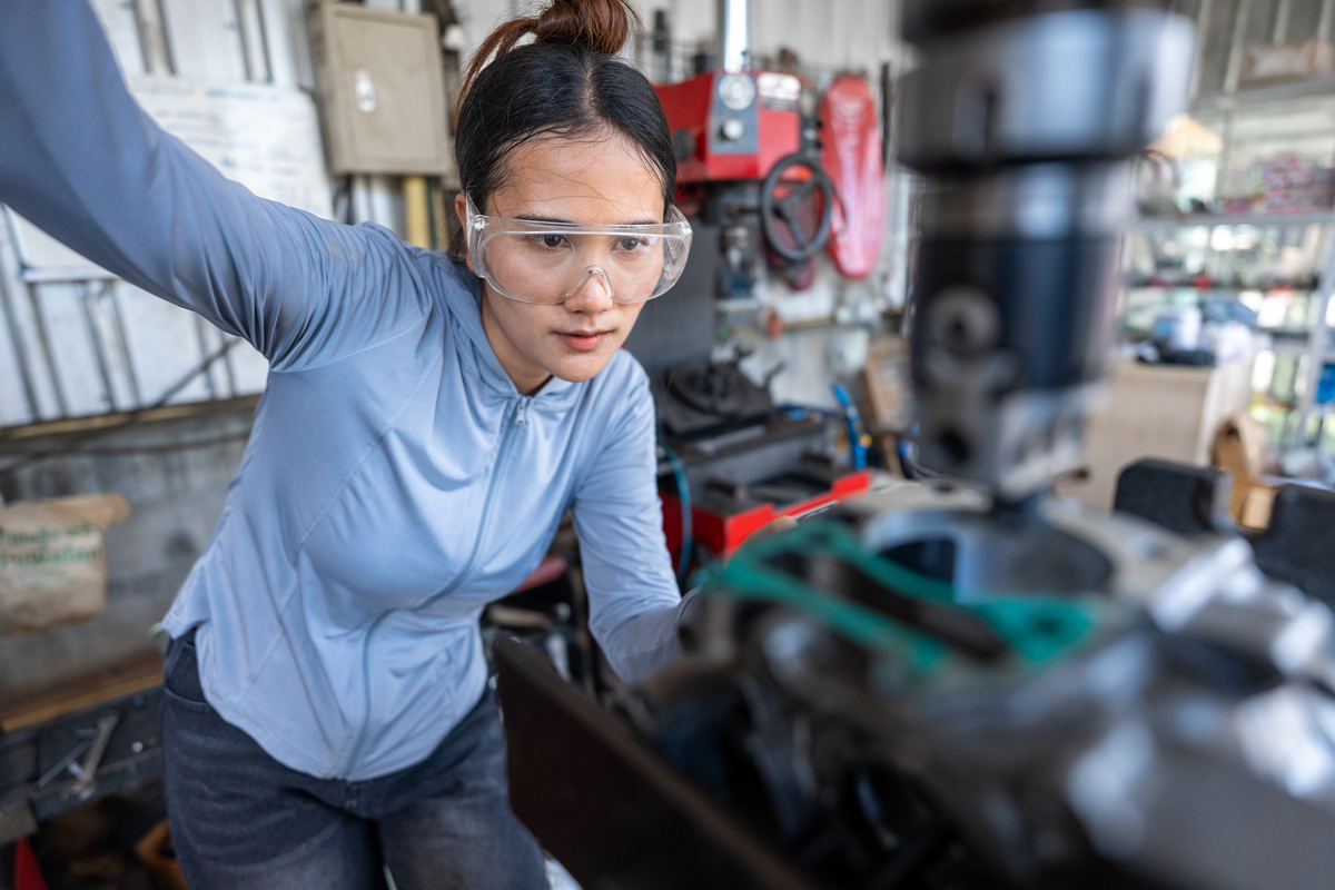 女生学汽修专业：优势、挑战与发展
