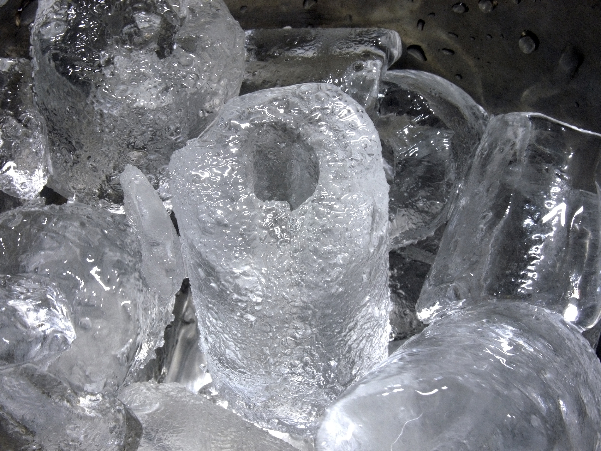 6种常见的介质：空气、水、金属、真空、玻璃、岩石