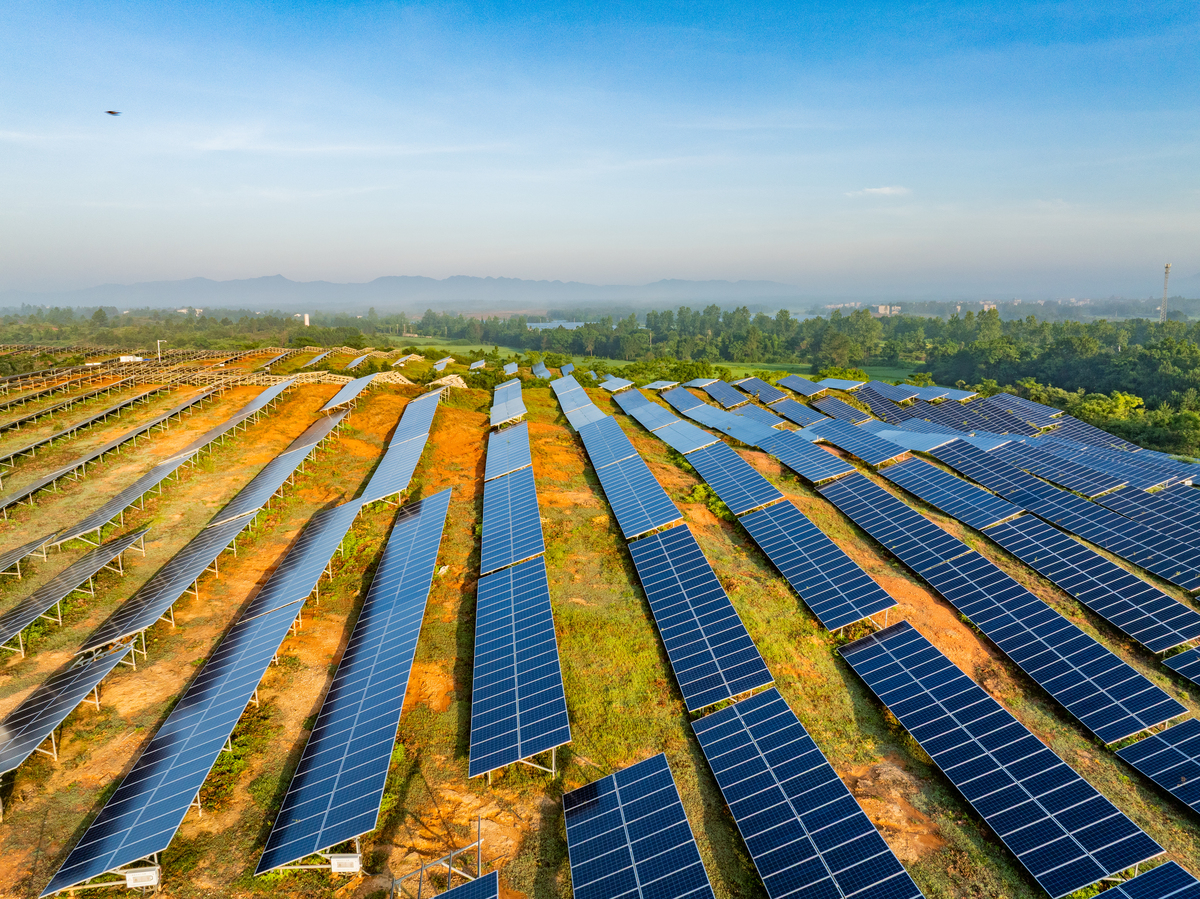 甘肃临夏东乡县200兆瓦光伏发电项目：清洁能源，助力当地经济发展