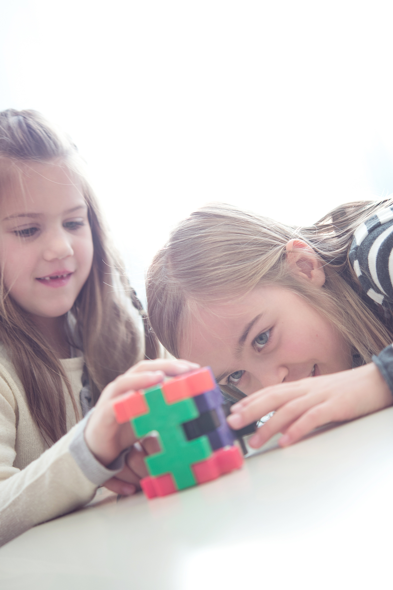 猜字谜：趣味游戏，锻炼智力，提升思维