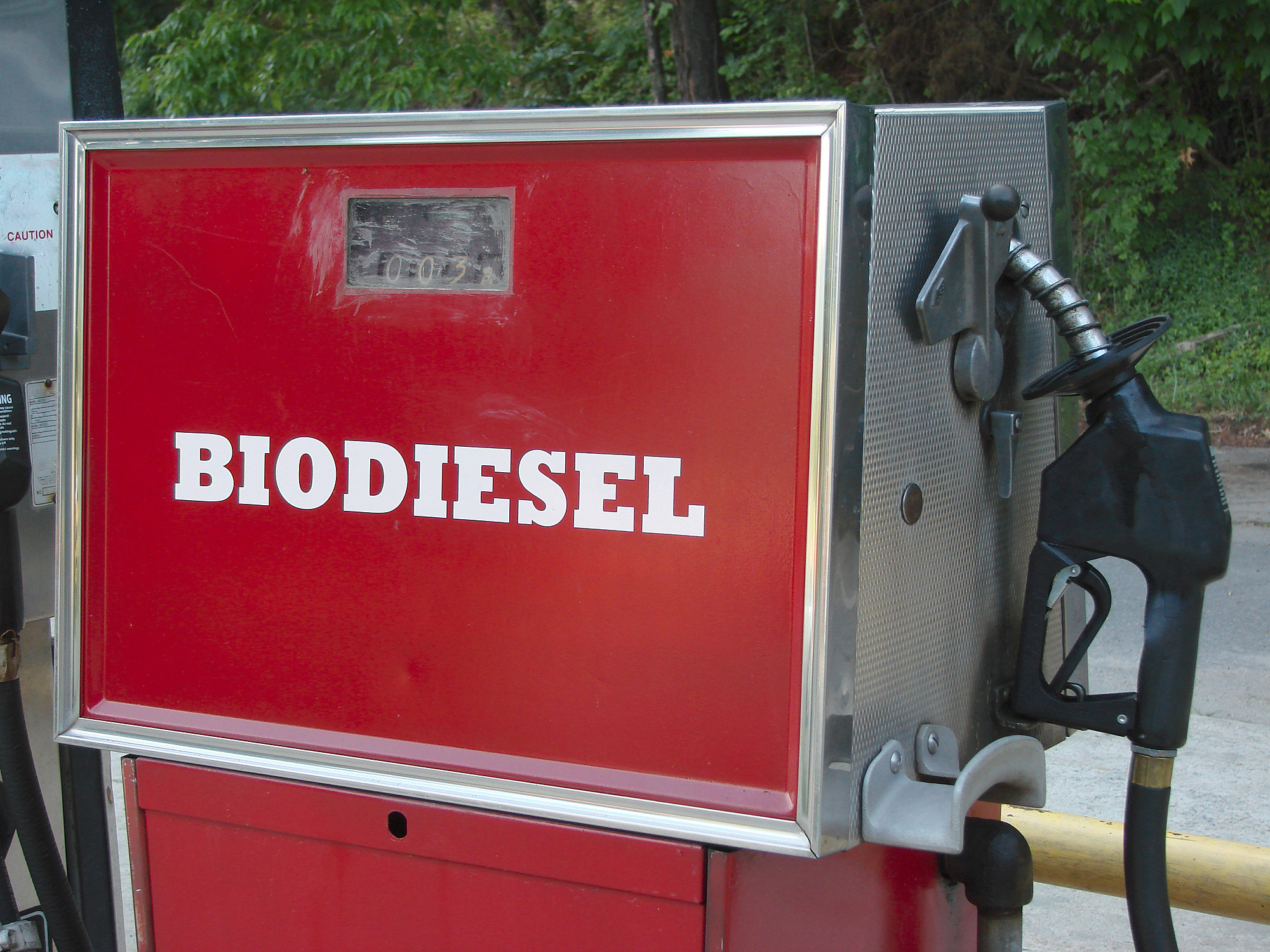 水泵转速与效率的关系：转速变小时，效率如何变化？