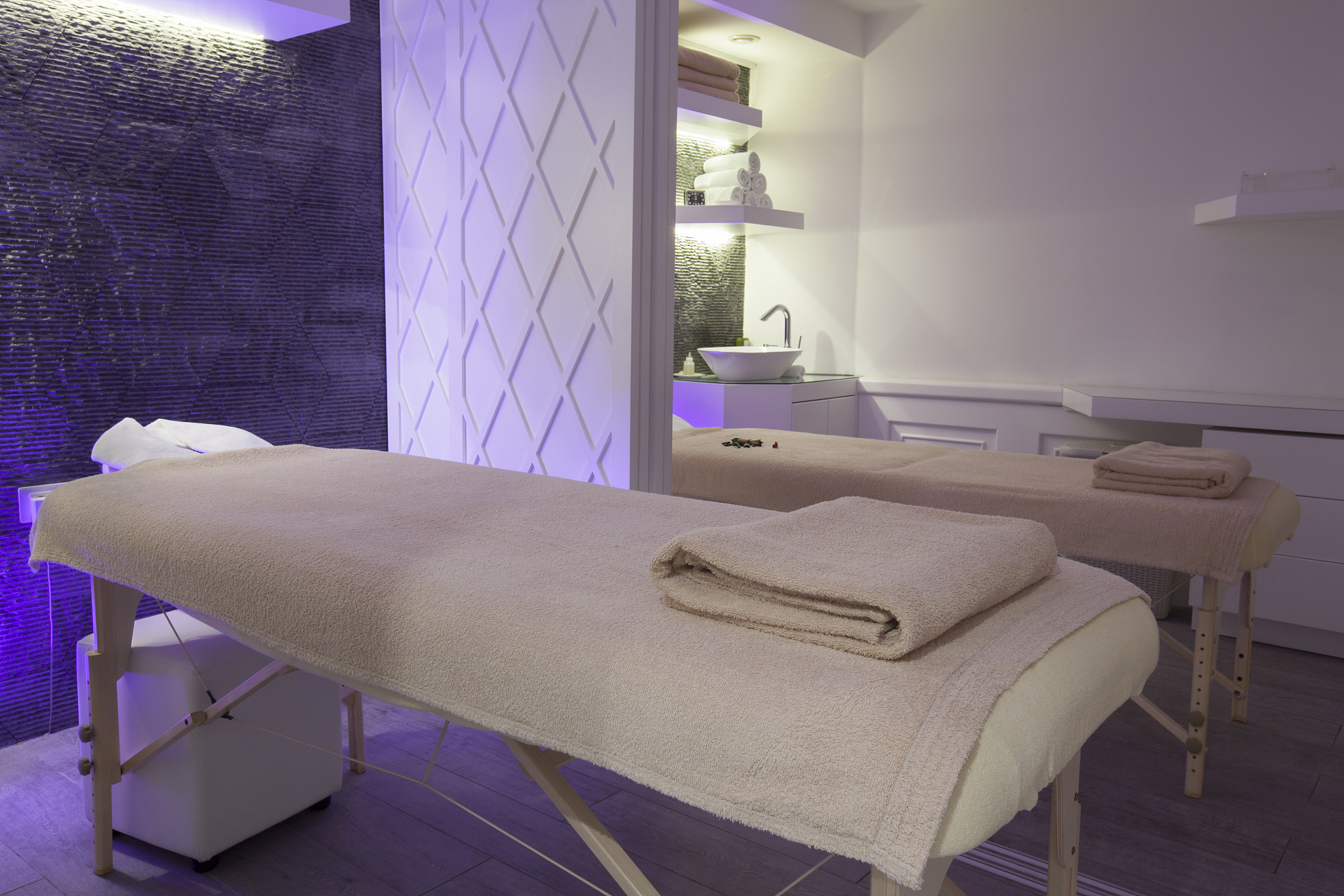 纳宜热疗养生房：舒缓身心，回归自然，享受健康生活