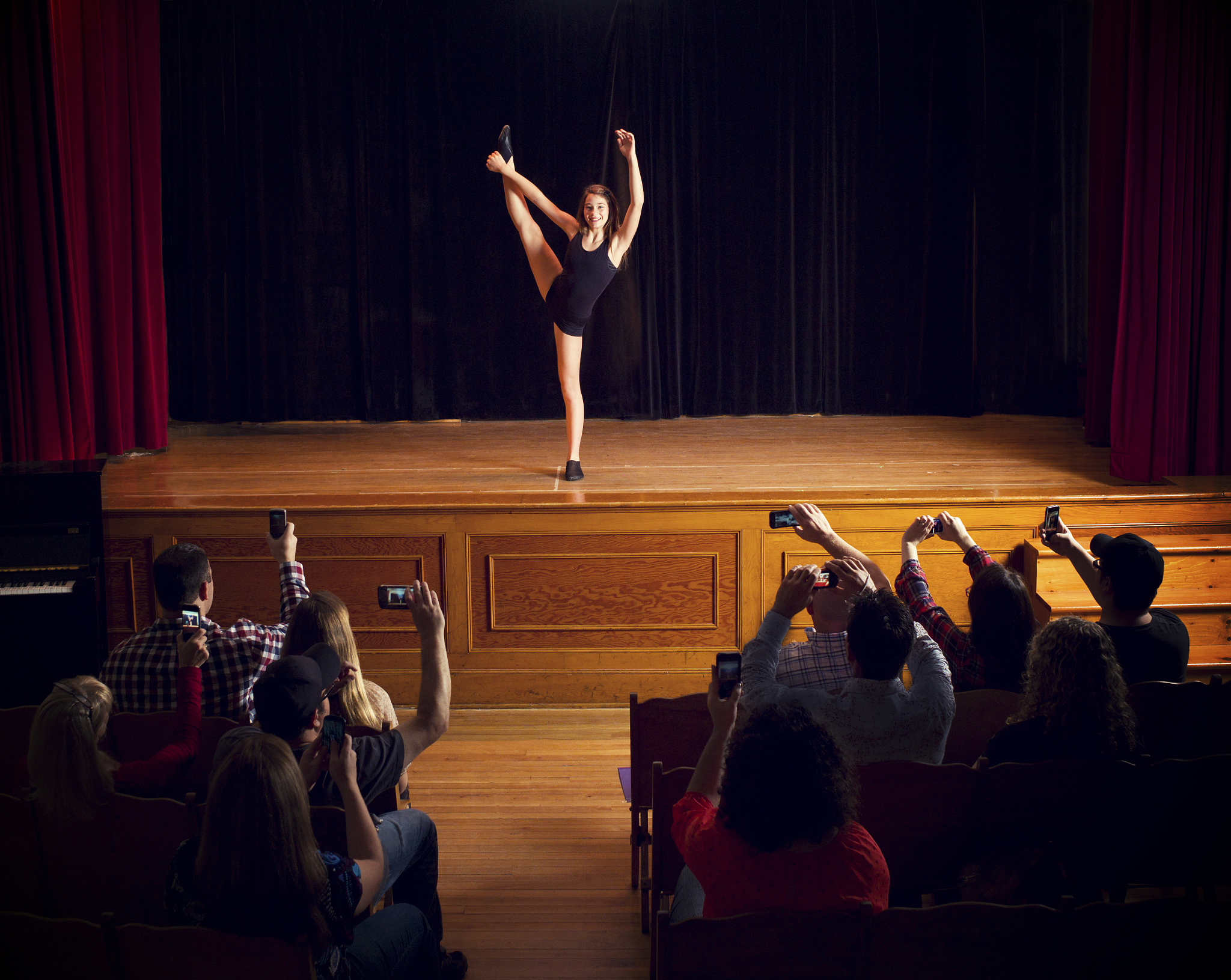 演艺事业：文化最高象征的审视 - 彼得·贝伦斯《庆祝艺术与生活》赏析