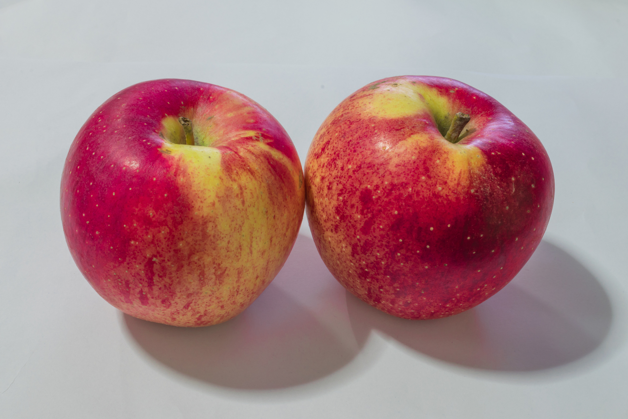 red apple