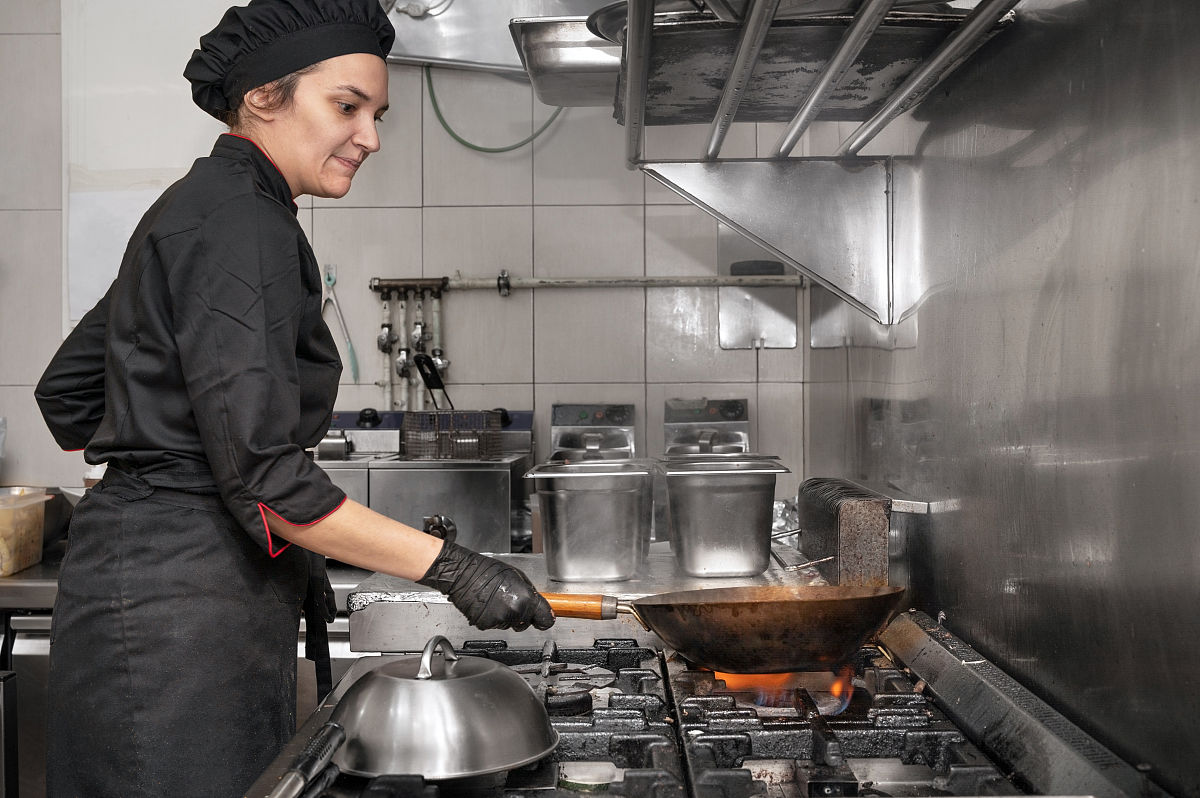 菜刀断裂？张小泉'断刀召集令'帮你换新刀！