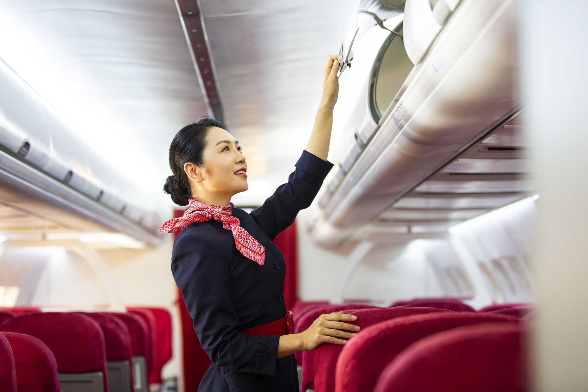 贵阳铁路学校就业情况以及乘务员都有什么主要工作