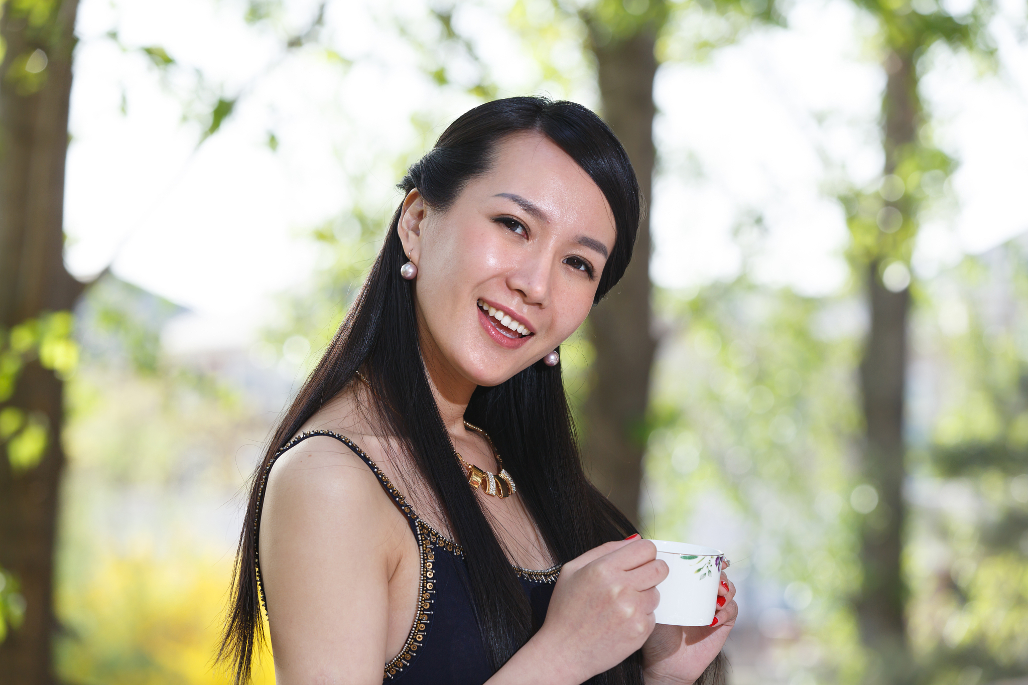 优雅的东方女人
