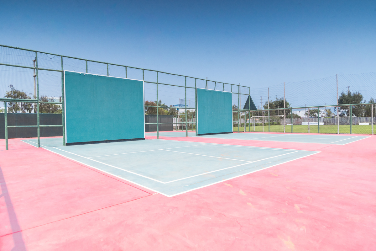 上海网球墙：推荐场地和俱乐部