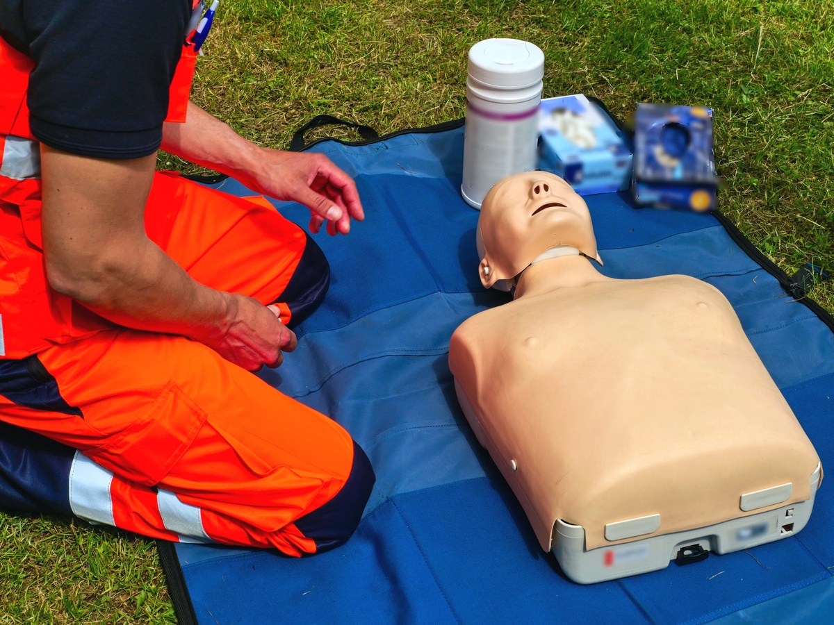 参加安全知识培训、意外事件的应急处理--心肺复苏CPR培训 的收获与感想个人感悟行动 实践生命的难得之处 全文抒情 散文 3000字左右